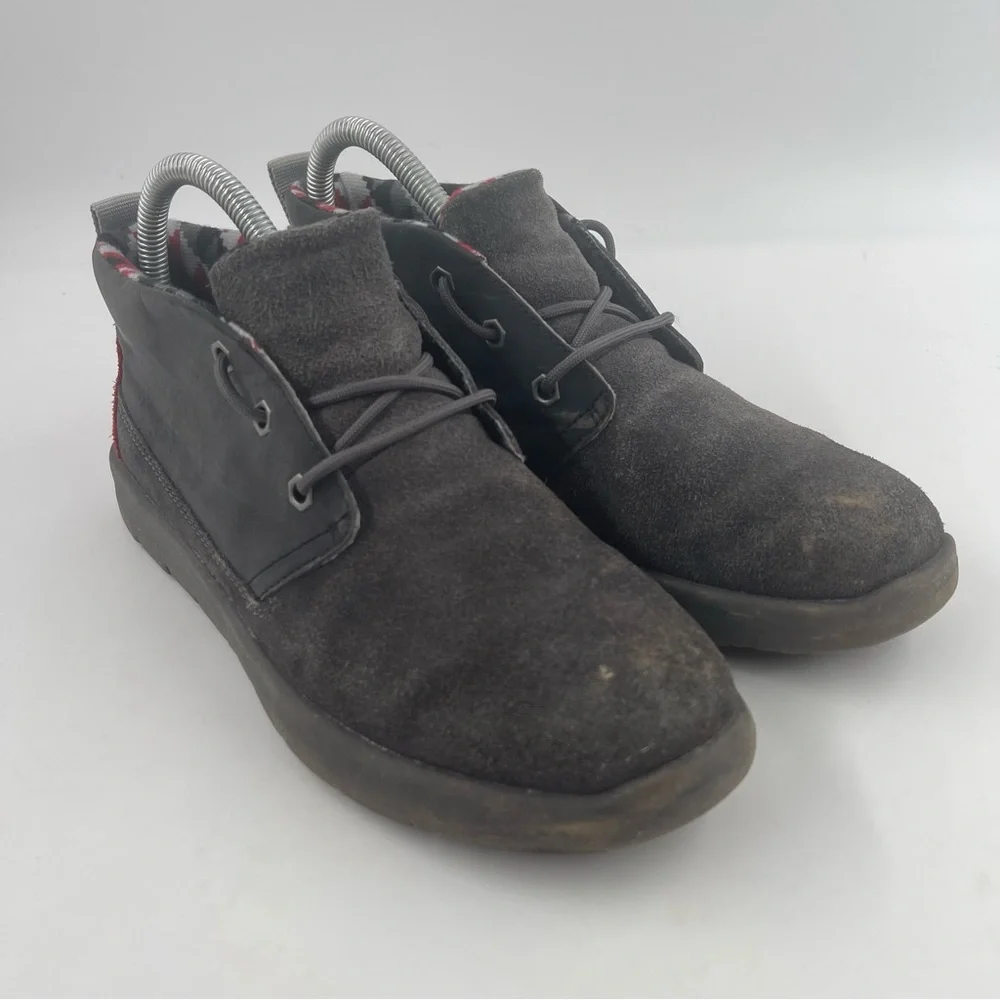 UGG Boy’s Treadlite Grey Red Lace Up Loafers Shoes - Size 5